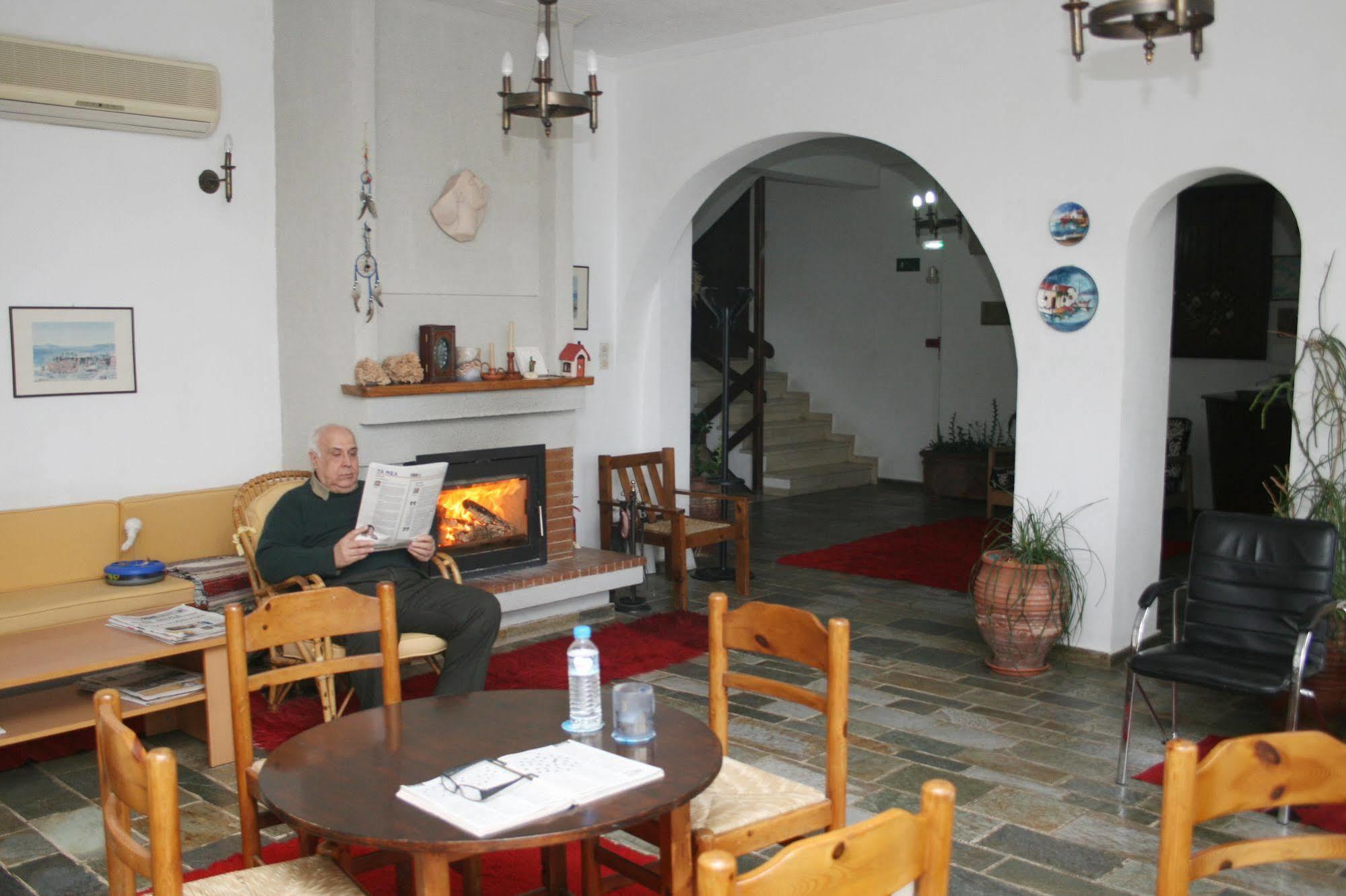 Aparthotel Iliahtides Amarynthos Eksteriør billede