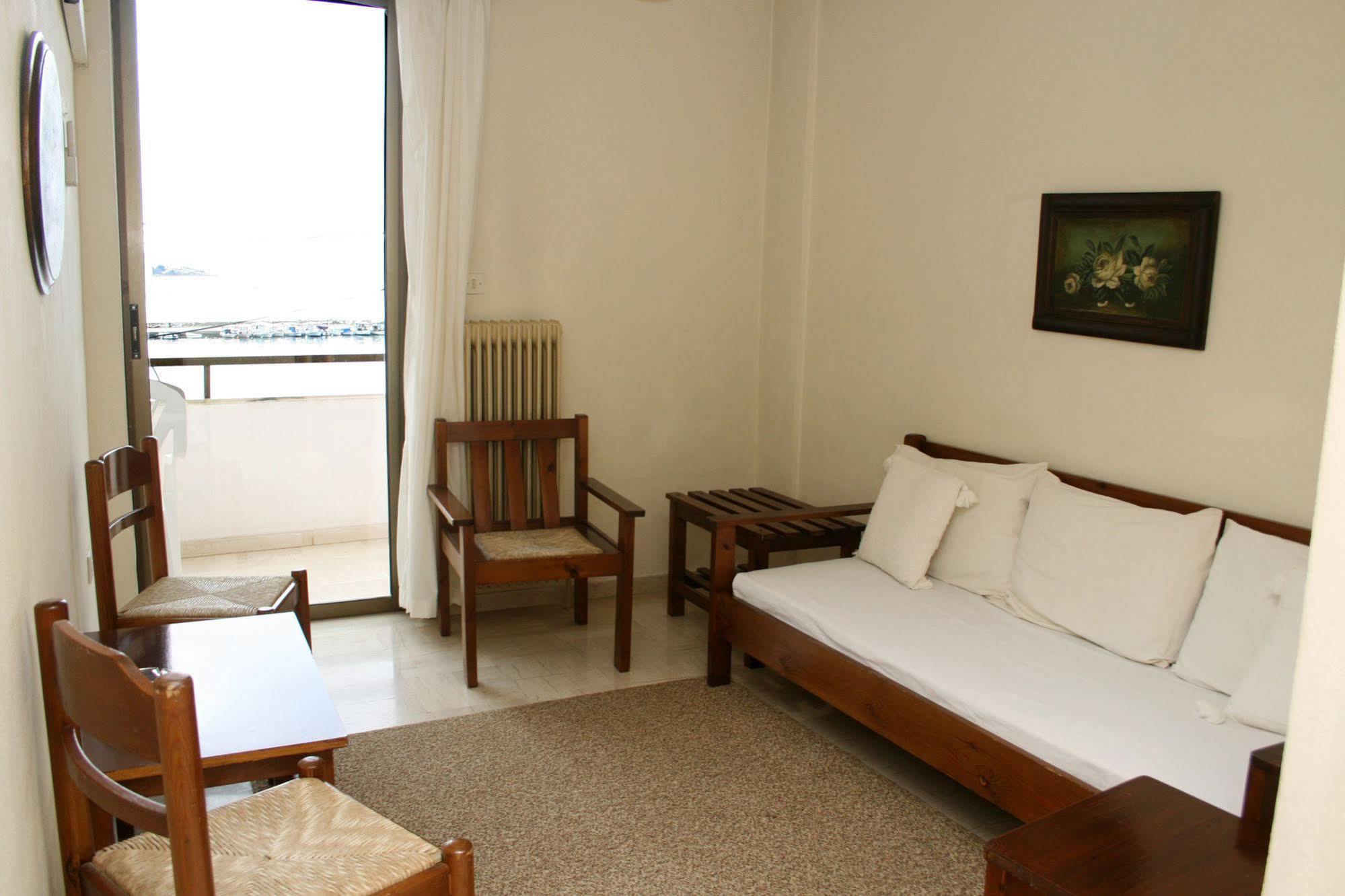 Aparthotel Iliahtides Amarynthos Eksteriør billede