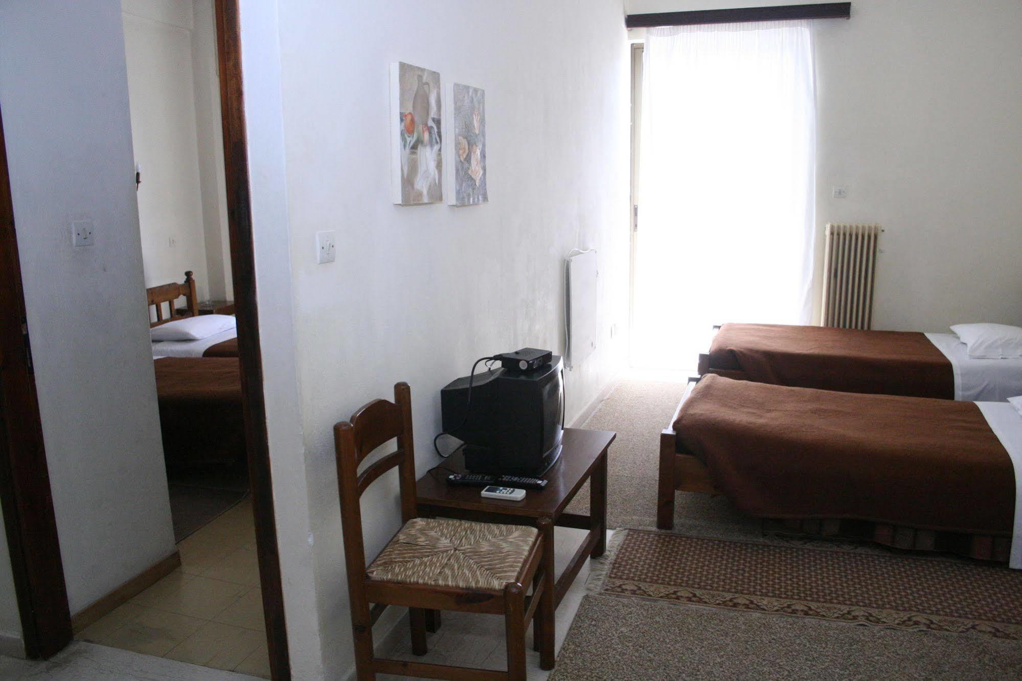 Aparthotel Iliahtides Amarynthos Eksteriør billede